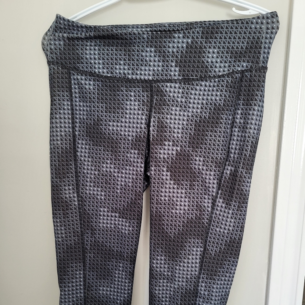 Women's old navy large cropped leggings